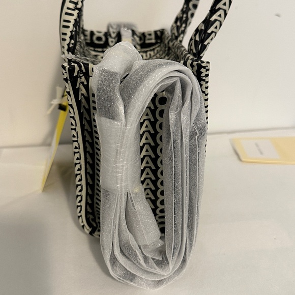 Marc Jacobs The Monogram Leather Crossbody Tote Bag Black/White One Size - Picture 9 of 10